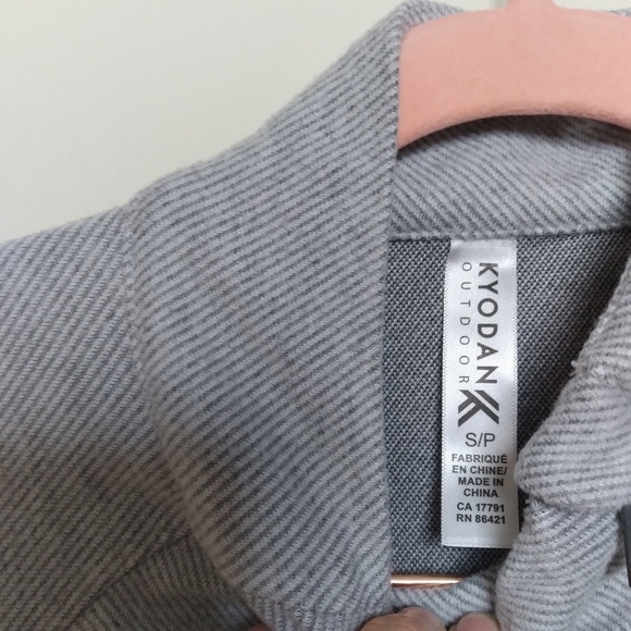 Kyodan Neutral Gray Cozy Karma Asymmetrical Hem Pullover Sweatshirt Size Small - Picture 8 of 9